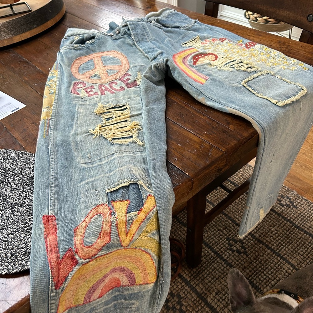 Magnolia Pearl Blue Jeans with Colorful Embroidery